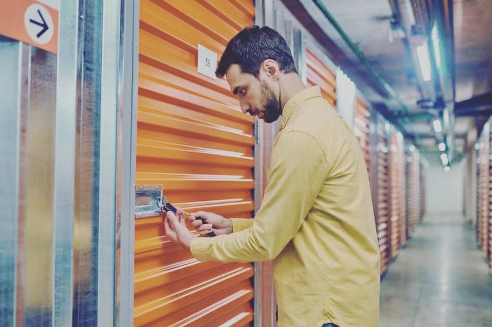 Depo Plus + Adalar Eşya depolama hizmetinde anahtar teslim konforunu yaşarsınız.